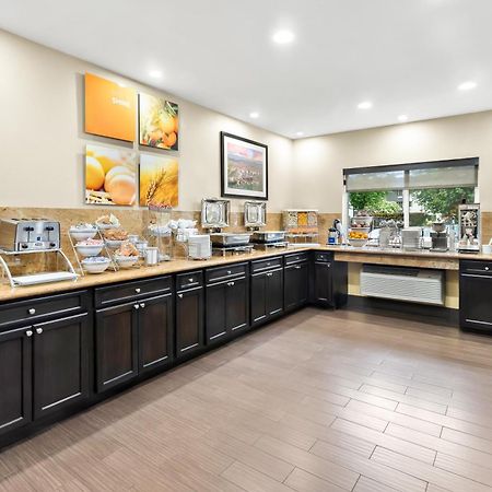 Comfort Suites Portland Airport Eksteriør billede