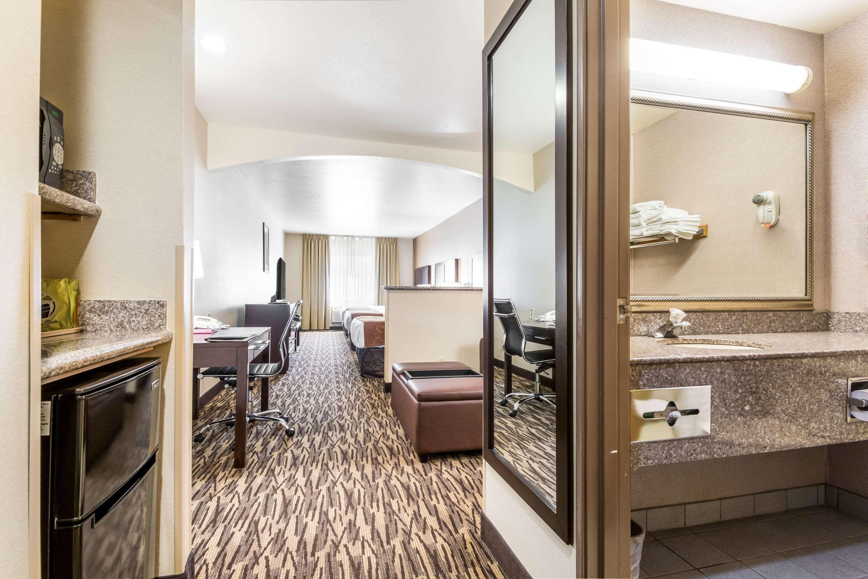 Comfort Suites Portland Airport Eksteriør billede