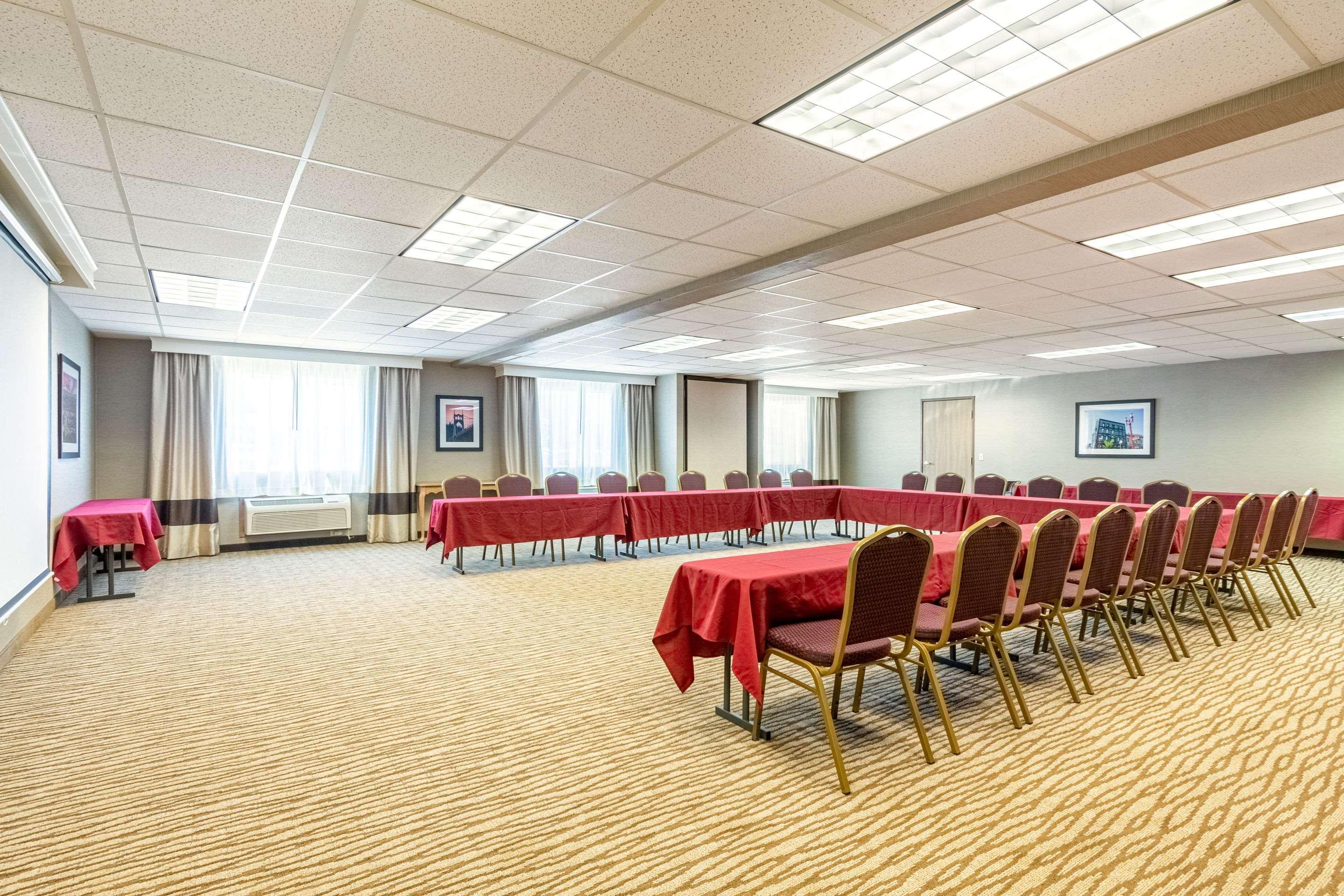 Comfort Suites Portland Airport Eksteriør billede