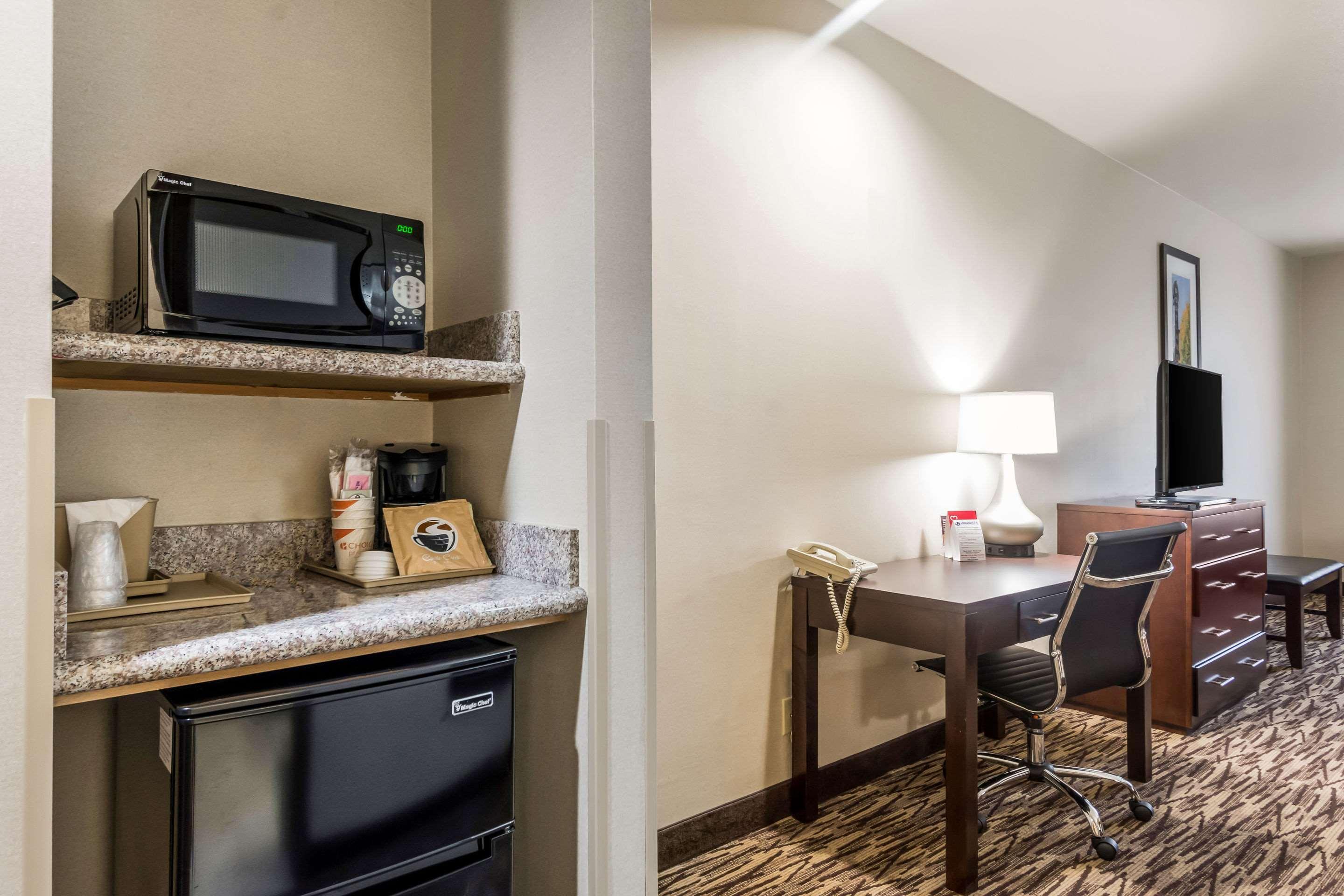 Comfort Suites Portland Airport Eksteriør billede