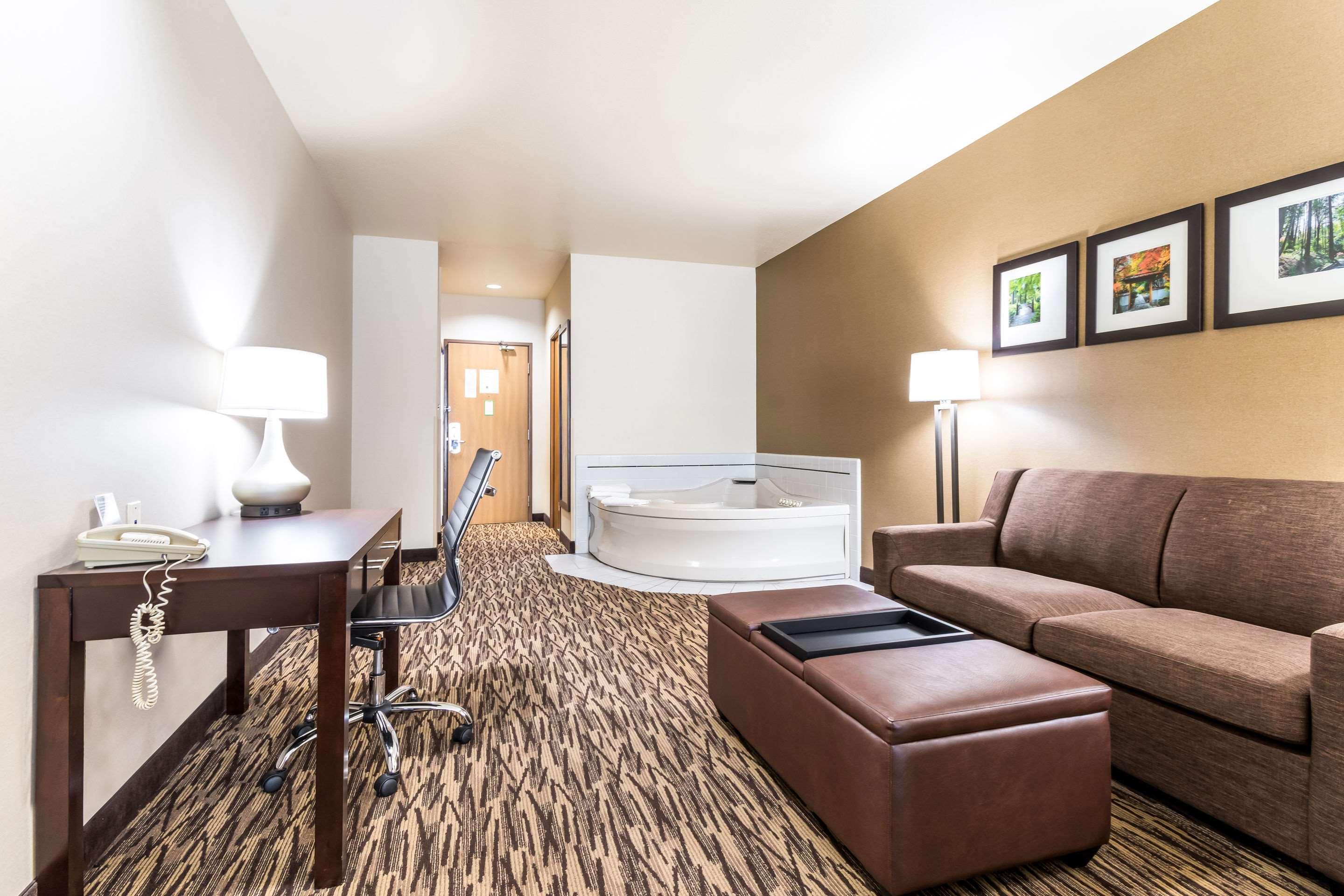 Comfort Suites Portland Airport Eksteriør billede