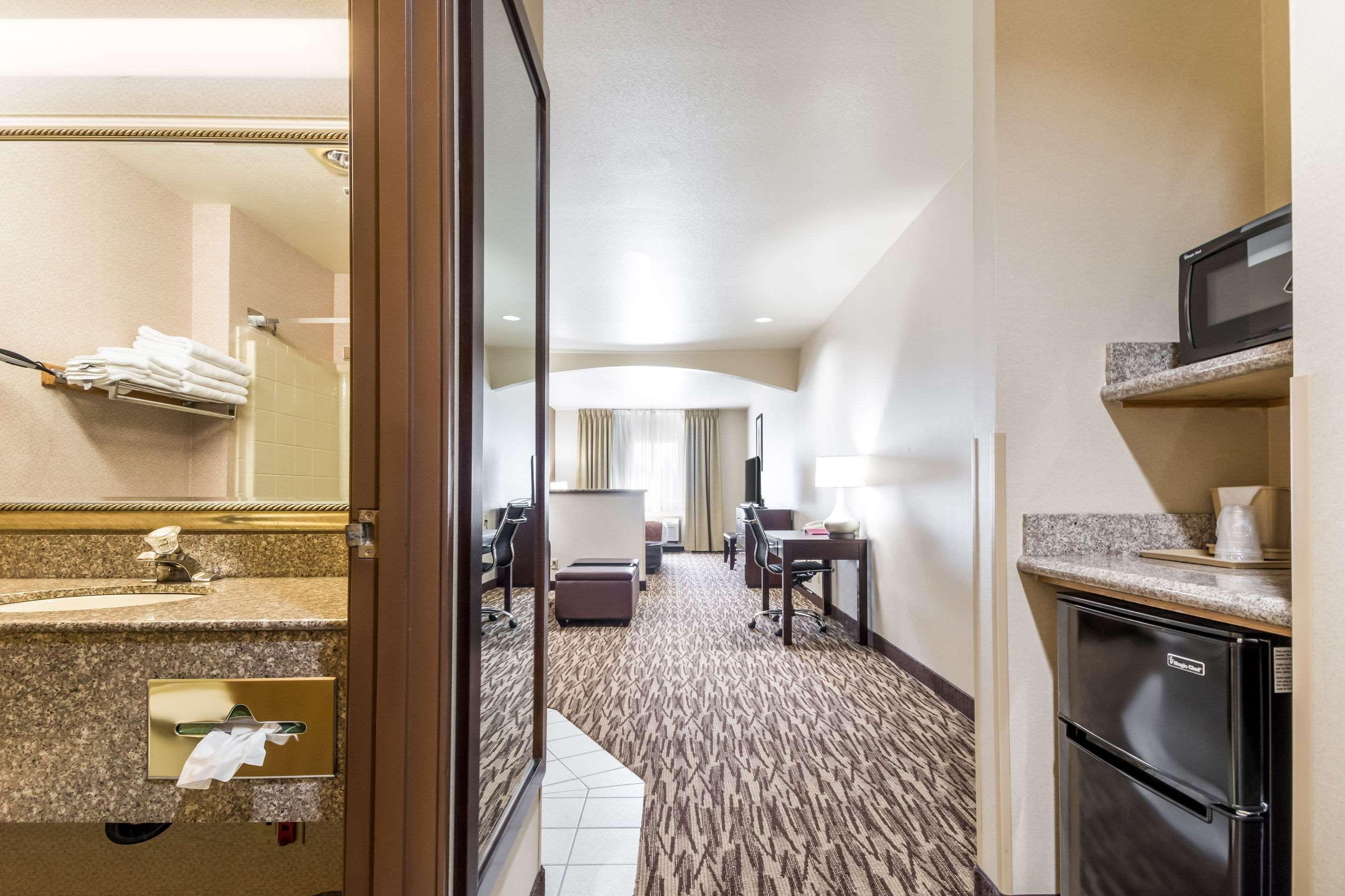 Comfort Suites Portland Airport Eksteriør billede