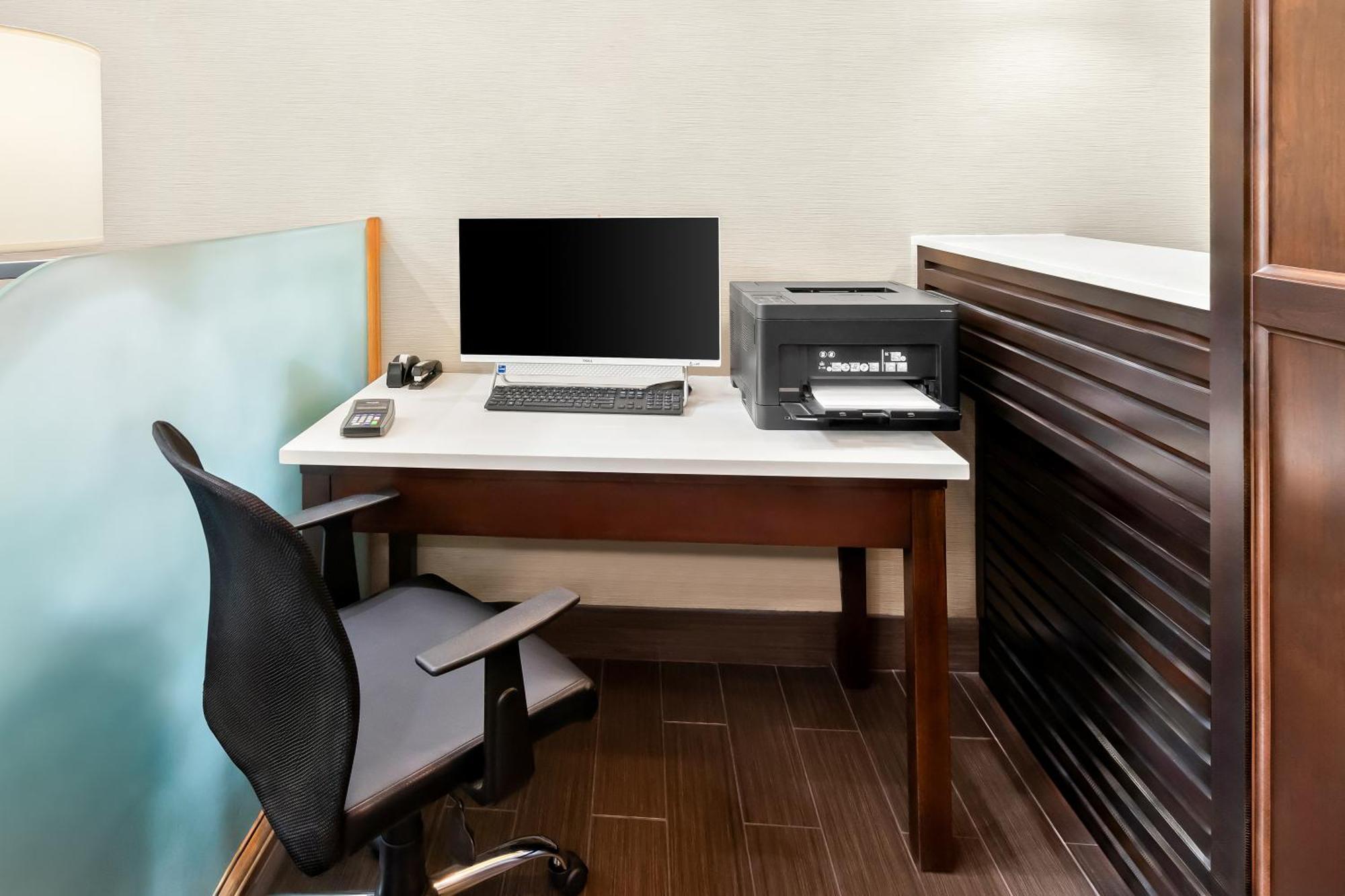 Comfort Suites Portland Airport Eksteriør billede