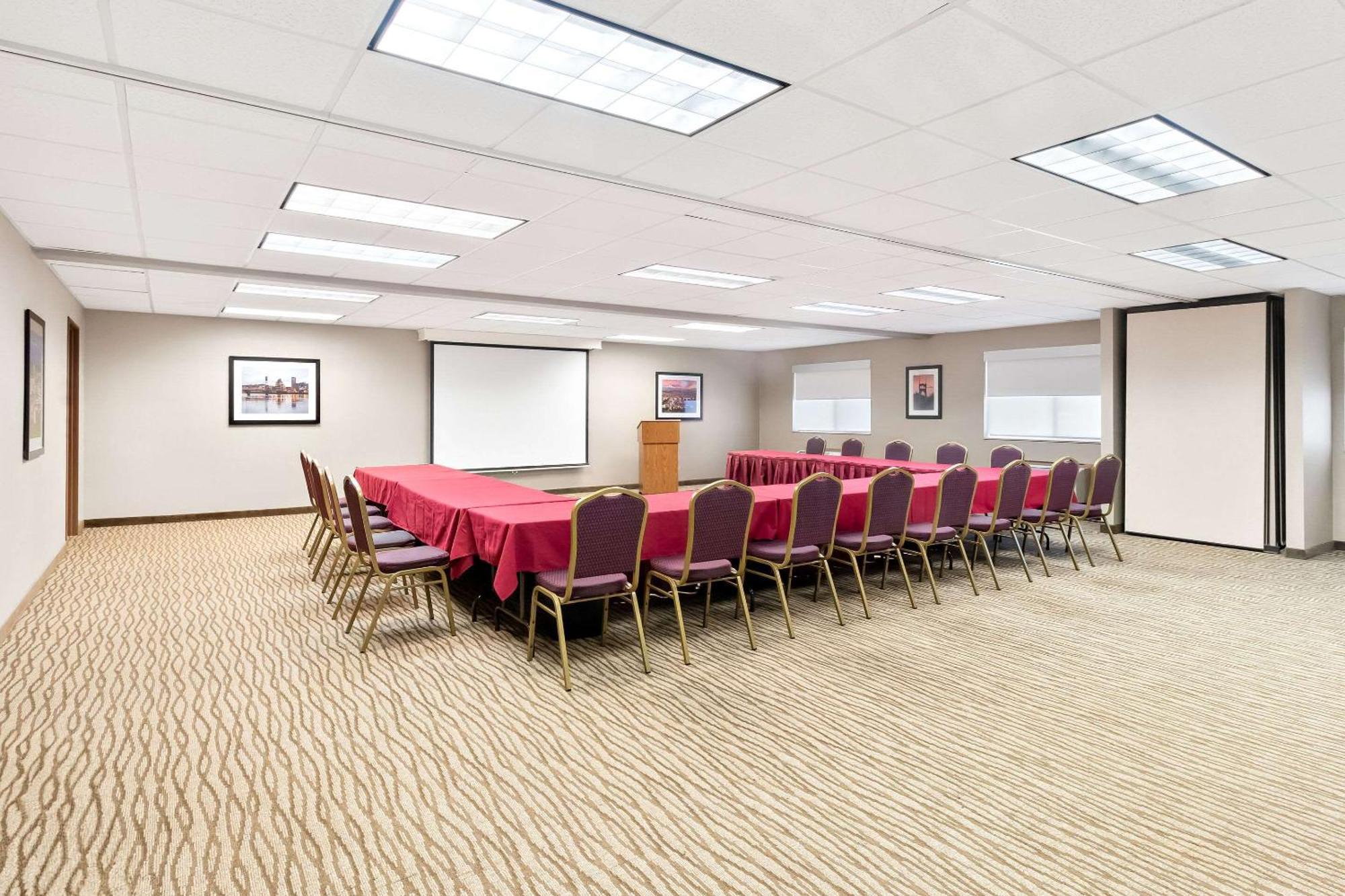Comfort Suites Portland Airport Eksteriør billede