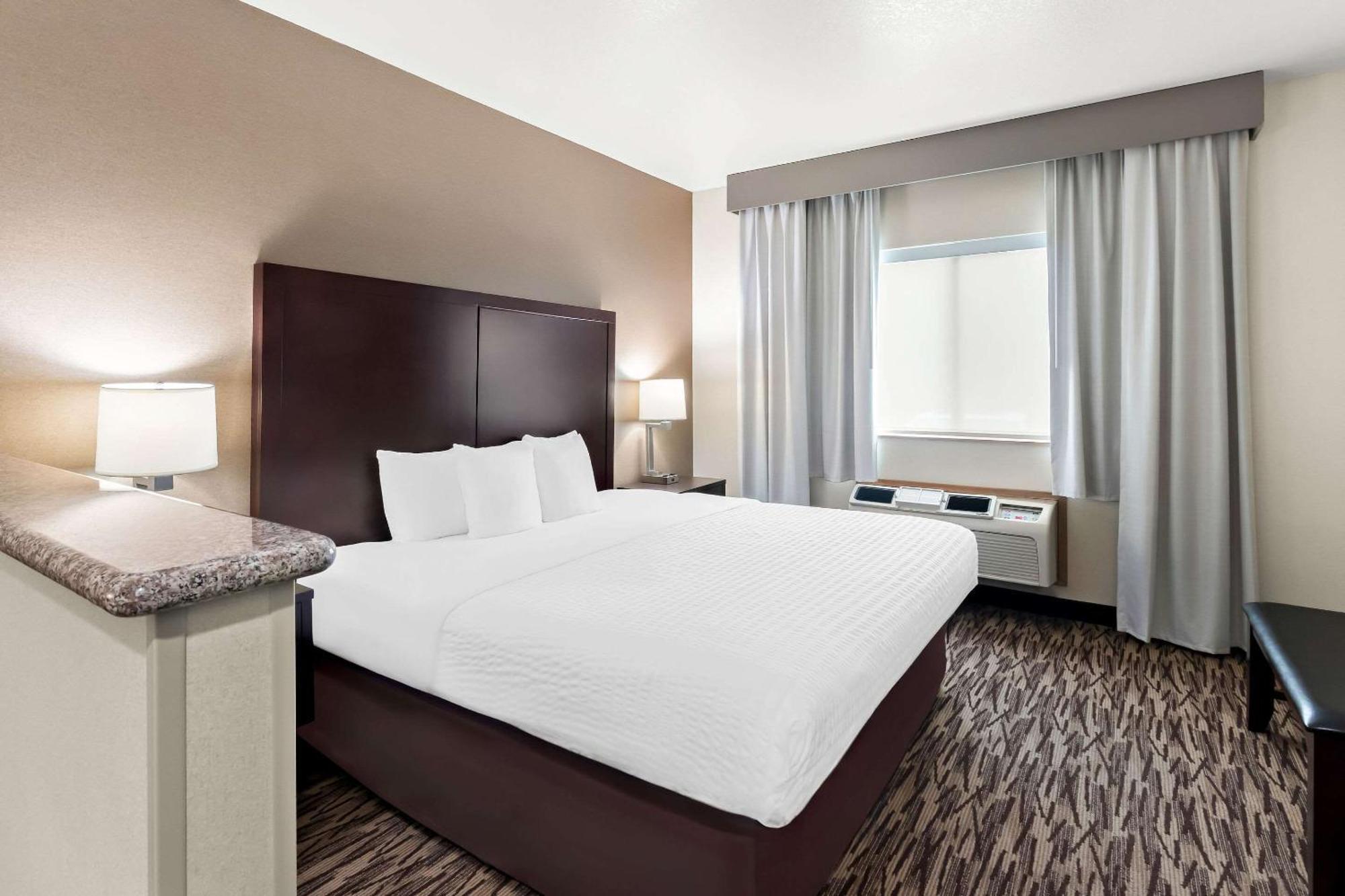 Comfort Suites Portland Airport Eksteriør billede