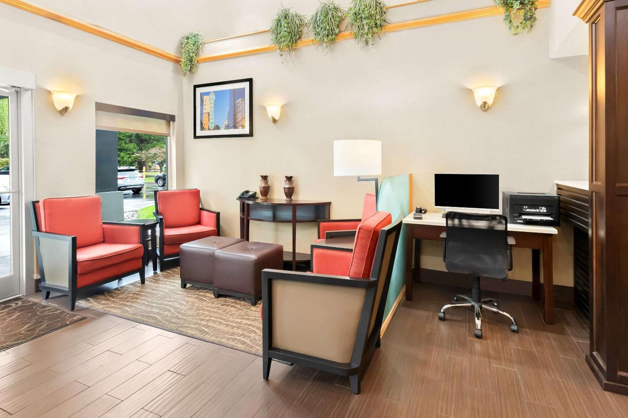 Comfort Suites Portland Airport Eksteriør billede